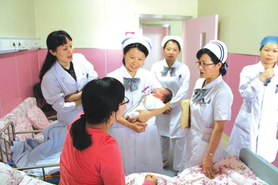 市妇幼北院项目办成员进行临床现场质控.JPG